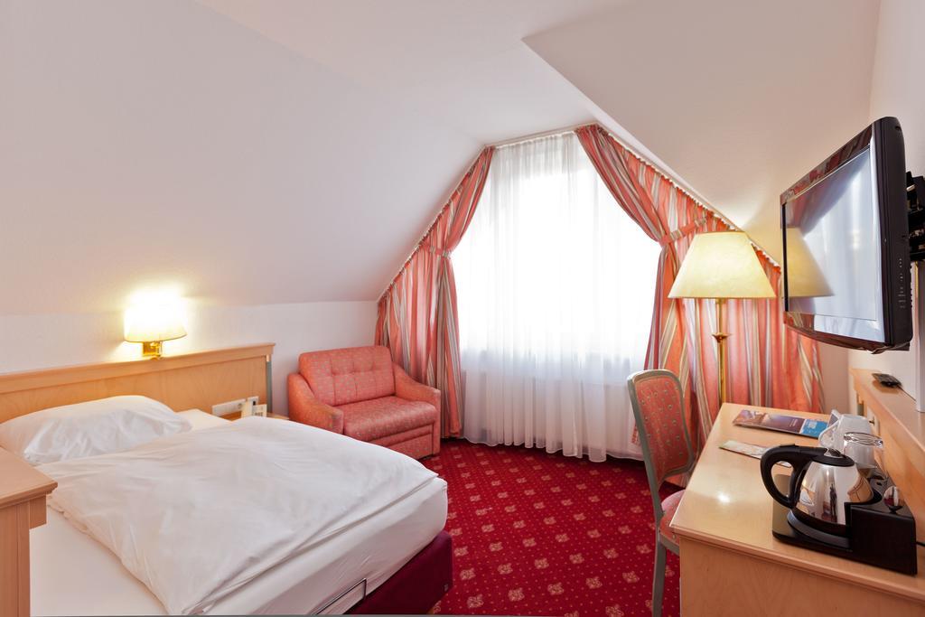 Single Room,1588074414:JPEG